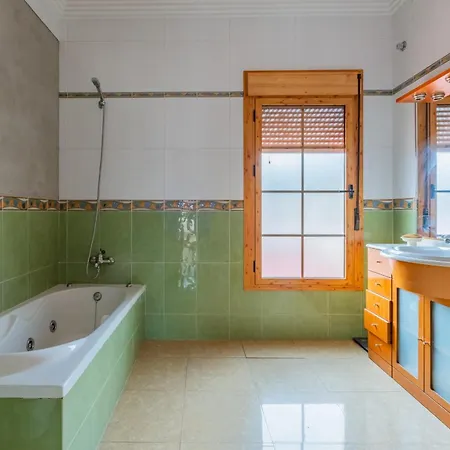 Familiar House With Private Pool And Mountains View Venta Baja