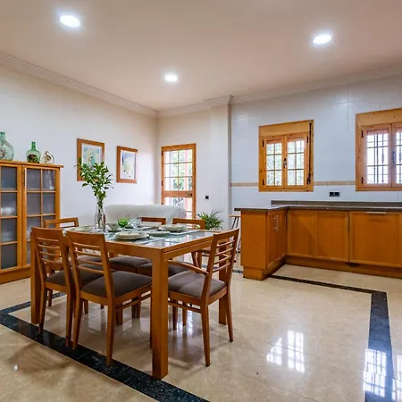 Familiar House With Private Pool And Mountains View * Venta Baja